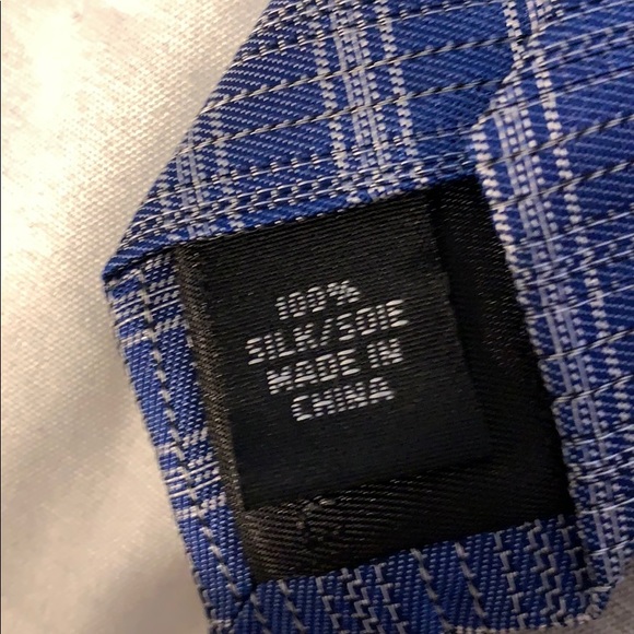 Calvin Klein 100% silk necktie - Picture 4 of 4